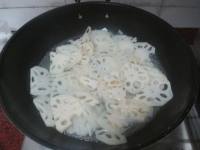 紅油拌藕片的做法步驟3