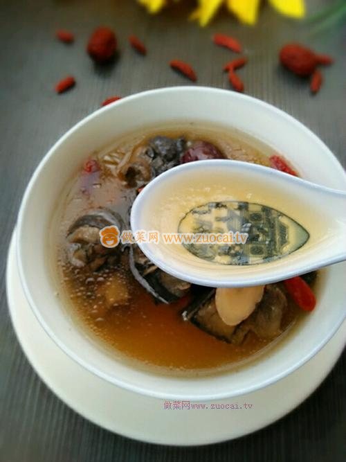 當(dāng)歸黃芪烏雞湯的做法