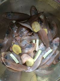 炸酥香小魚(yú)的做法步驟5