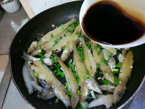 干煎沙丁魚的做法