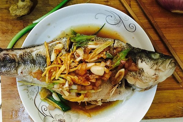 清蒸鱸魚(yú)的做法