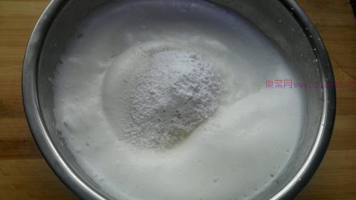 八寸巧克力戚風(fēng)蛋糕的做法