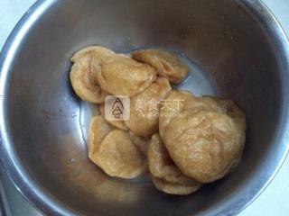 香菇燒油面筋的做法步驟：3