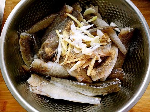 軟炸小光魚(yú)的做法