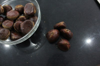 裱花風(fēng)味板栗醬的做法步驟1