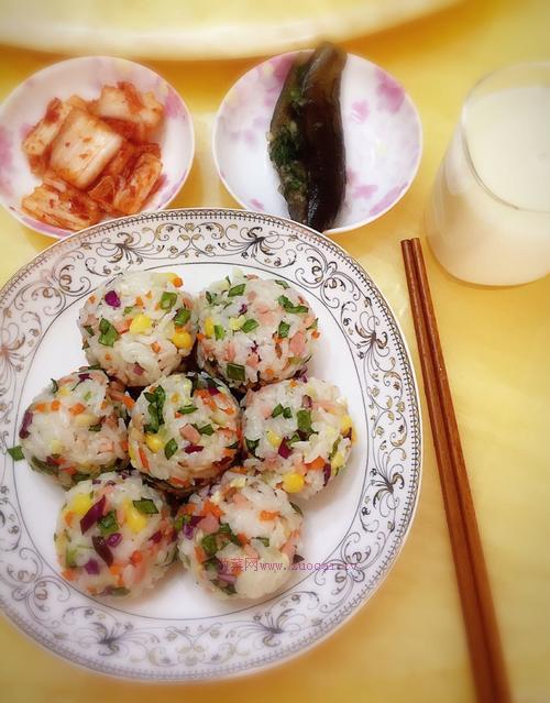 繽紛飯團(tuán)的做法