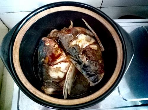 干鍋魚頭的做法