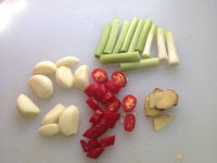 臘肉干鍋土豆片的做法步驟3