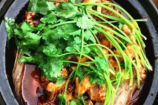 香辣魚(yú)煲的做法
