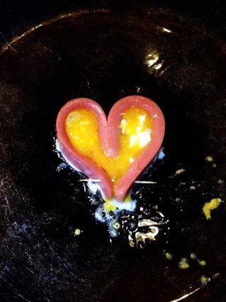 火腿愛心煎蛋