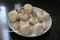 芝士肉末烤口蘑的做法步驟1