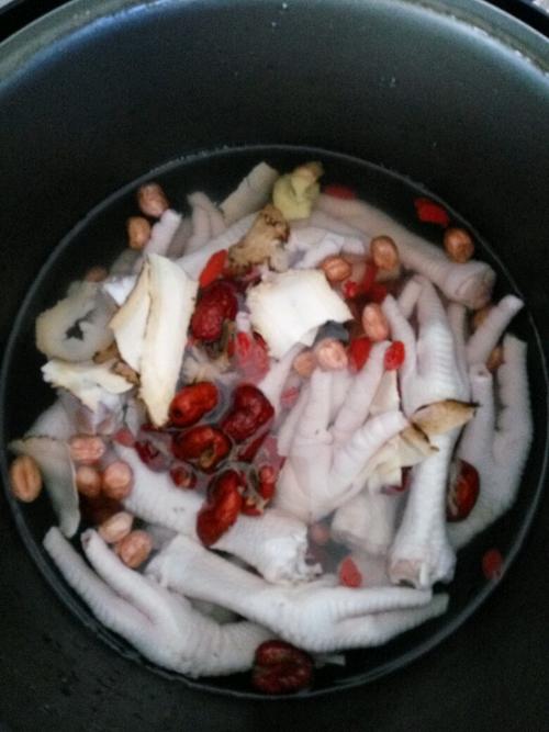 當(dāng)歸藥材雞腳的做法