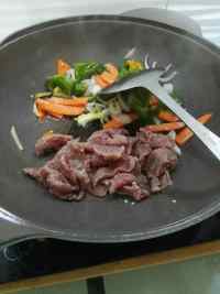 快炒牛里脊的做法步驟7