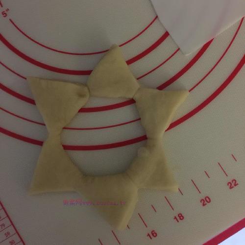 太陽(yáng)花早餐面包圈的做法