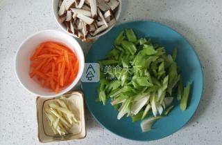 熏干芹菜的做法步驟:2