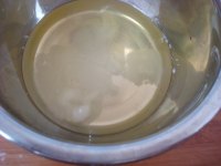 戚風(fēng)蛋糕的做法步驟5