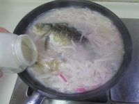 鯽魚蘿卜湯的做法步驟8