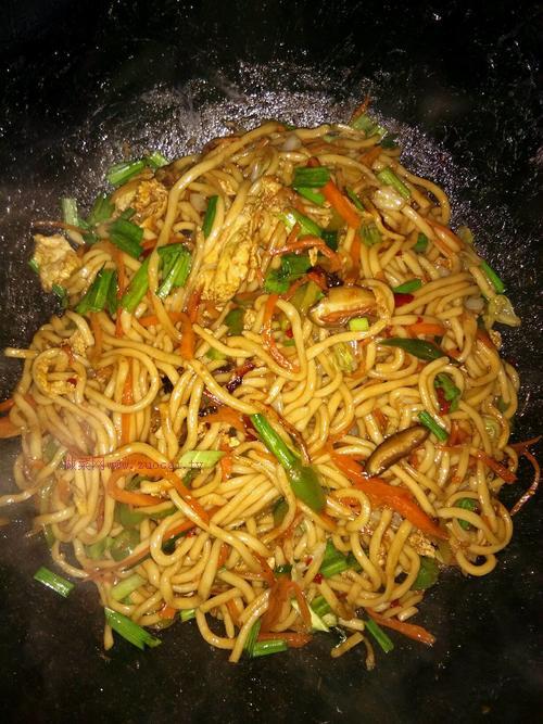 什錦雞蛋炒面的做法