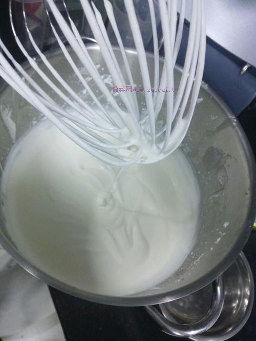 樹(shù)莓白朱古力慕斯的做法