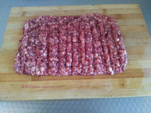 黑胡椒驢肉餅的做法