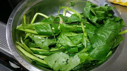 菠菜湯面條的做法