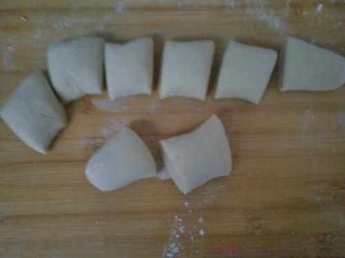 三合面發(fā)面餅的做法