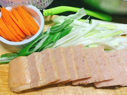 泡菜火鍋的做法