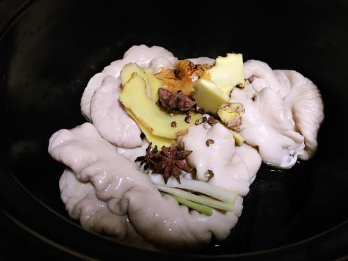 川味辣子肥腸的做法