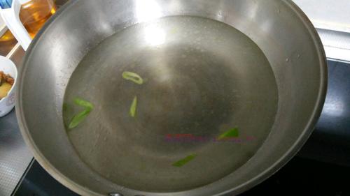 菠菜湯面條的做法