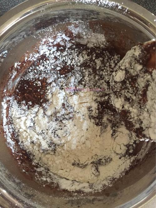 8寸可可戚風(fēng)蛋糕的做法