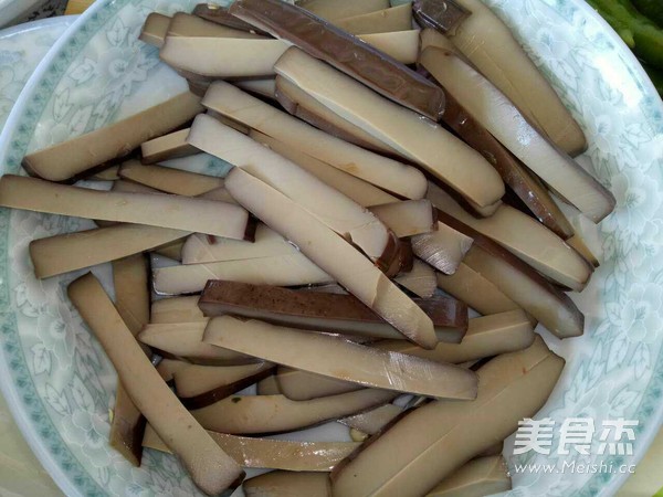 青椒油渣雞蛋干的做法