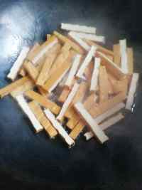 酸辣熏干的做法步驟3