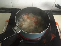 無(wú)花果百合雪梨湯的做法步驟3