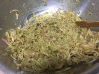 蘿卜蝦皮菜包子的做法步驟4