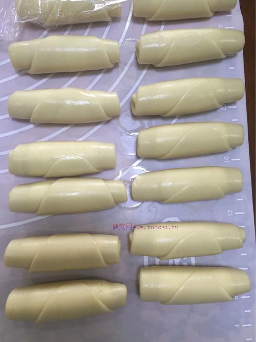 蛋黃酥（黃油版）的做法