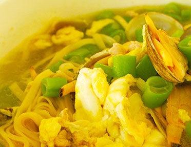 四季豆海鮮面的做法，鮮掉眉毛的簡(jiǎn)單海鮮面