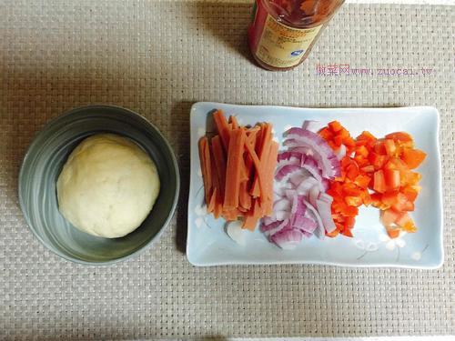 簡易香腸披薩的做法