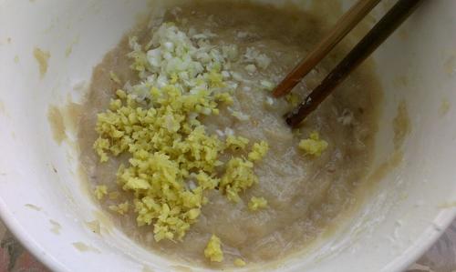 汆鲅魚丸子的做法