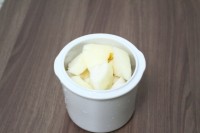 止咳潤(rùn)肺的冰糖雪梨銀耳羹的做法步驟3