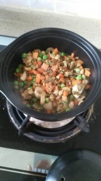 麥豆干豆角燜雞肉的做法步驟9