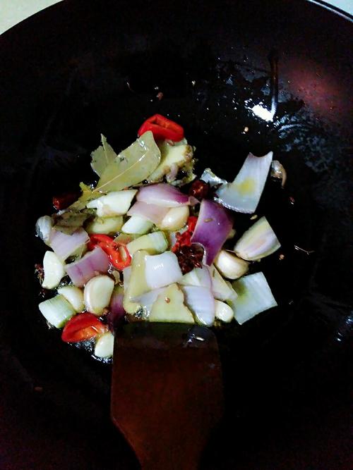 酸菜鴨子的做法