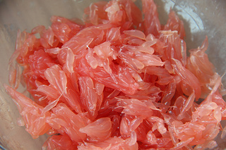  深受大眾們喜愛(ài)的一道甜品---楊枝甘露的做法步驟：2