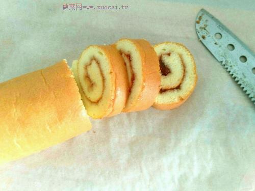 草莓醬蛋糕卷的做法