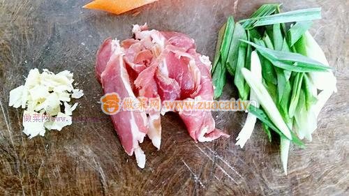 胡蘿卜炒臘肉的做法
