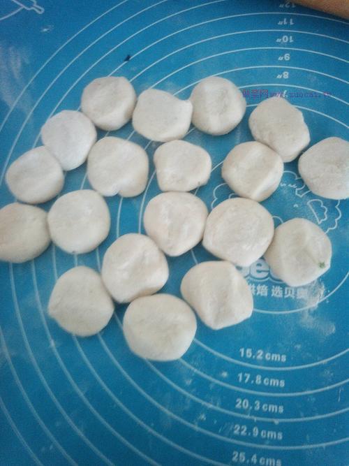 韭菜肉餡餃子的做法