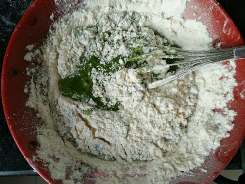 菠菜汁戚風(fēng)蛋糕的做法