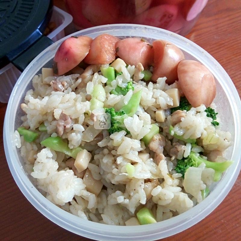 上班族少油營(yíng)養(yǎng)炒飯的做法