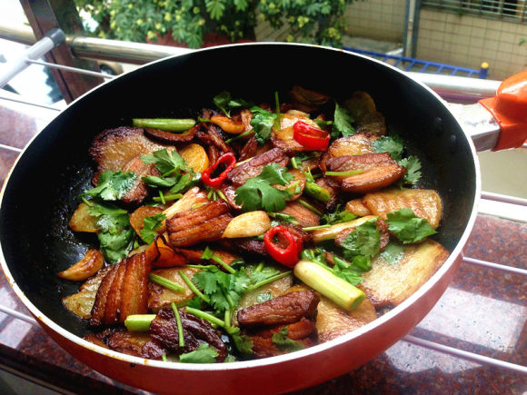 臘肉干鍋土豆片