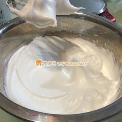 三花淡奶戚風(fēng)蛋糕的做法