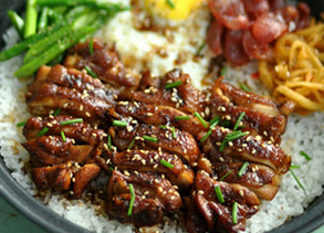 黑椒照燒雞腿煲仔飯?jiān)趺醋觯?/ data-lqtF=